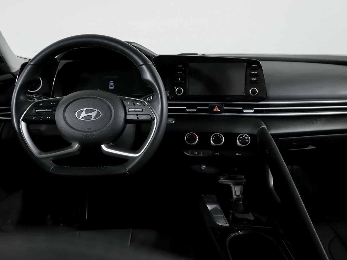 Hyundai Elantra 2023 года с пробегом. Фото: #9