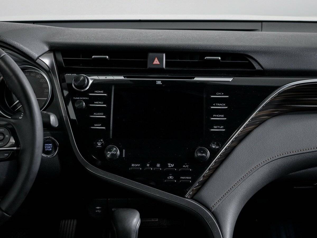Toyota Camry 2019 года с пробегом. Фото: #12