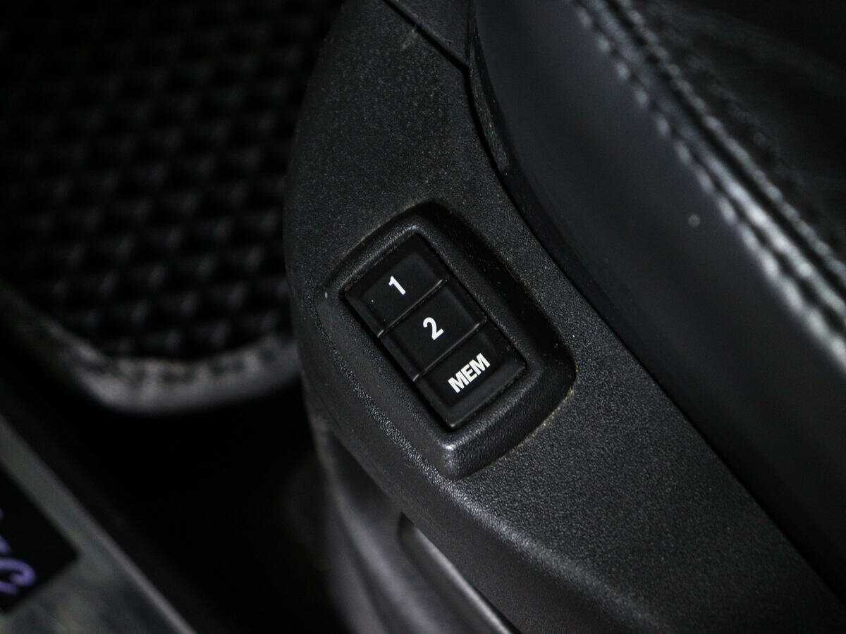 Cadillac SRX 2011 года с пробегом. Фото: #17