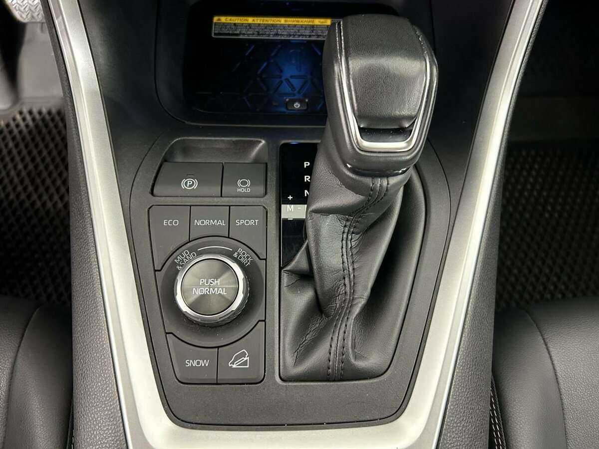 Toyota RAV4 2022 года с пробегом. Фото: #12
