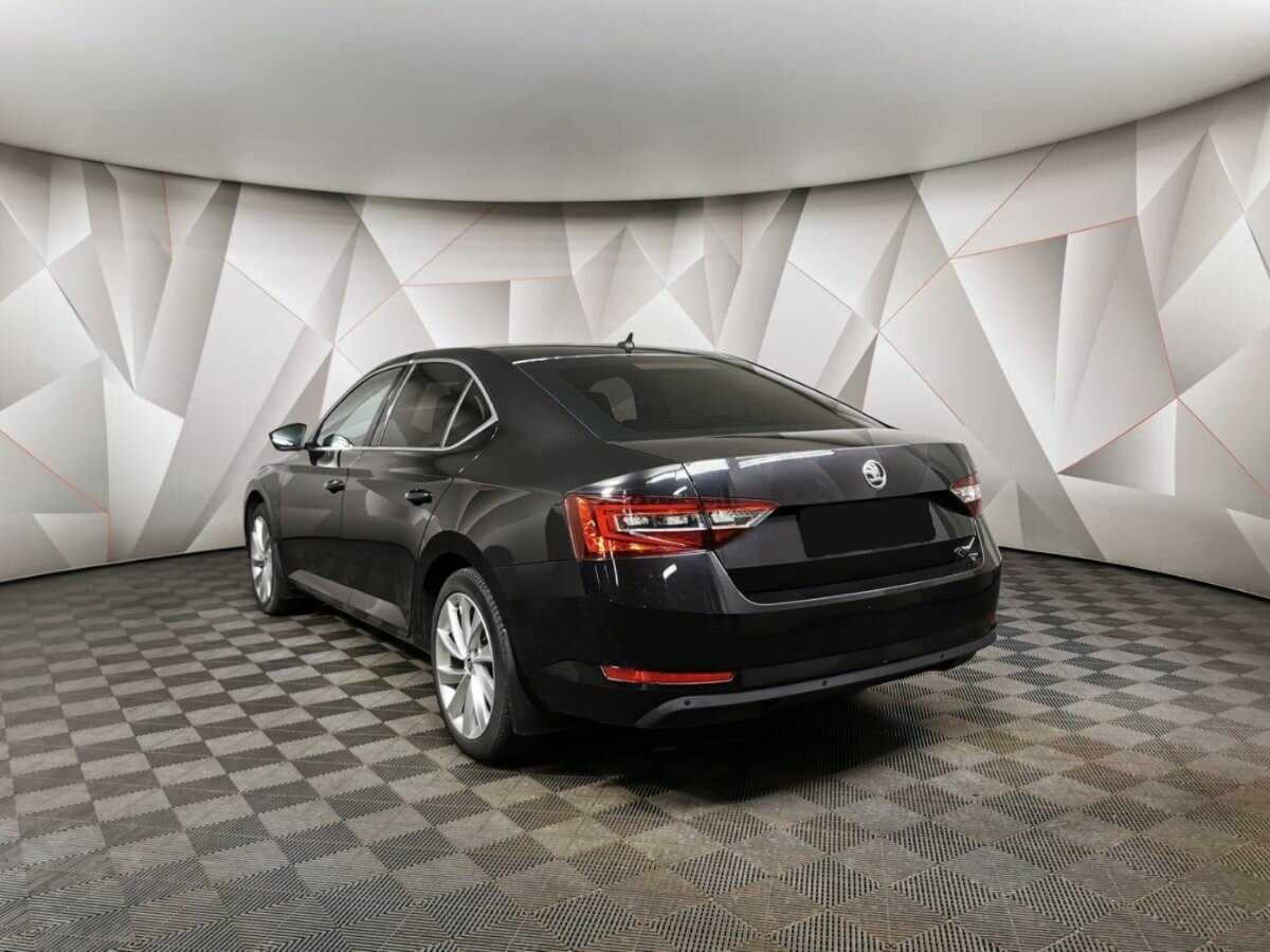 Skoda Superb 2017 года с пробегом. Фото: #3