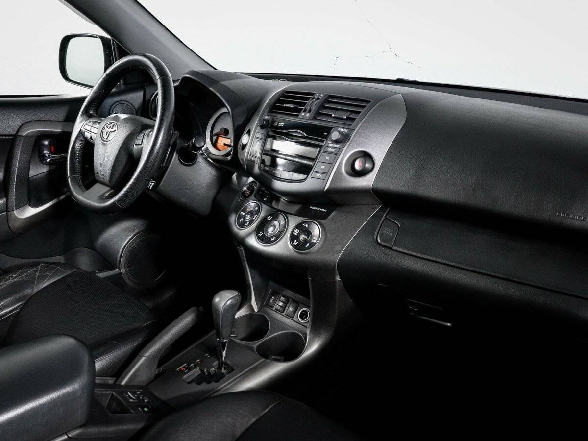 Toyota RAV4 2010 года с пробегом. Фото: #8