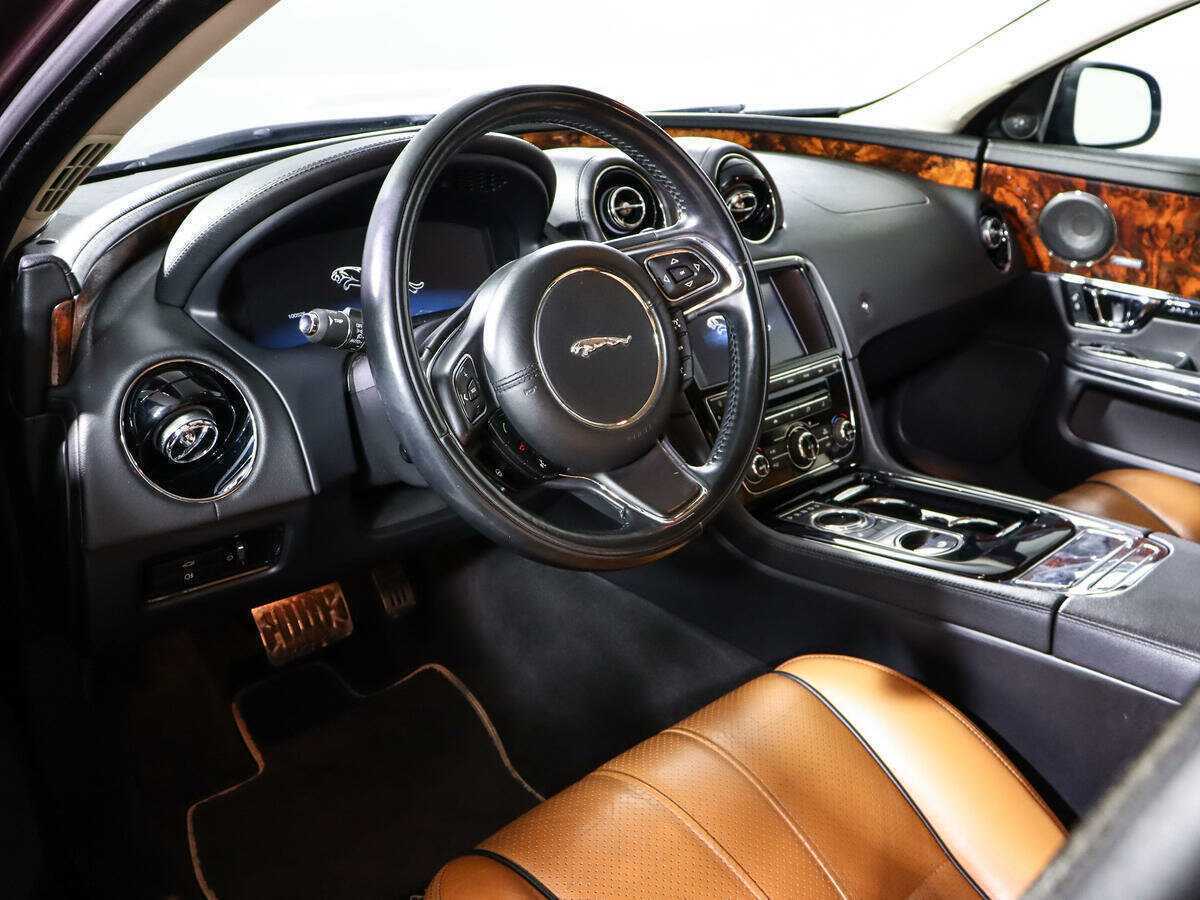 Jaguar XJ 2014 года с пробегом. Фото: #13