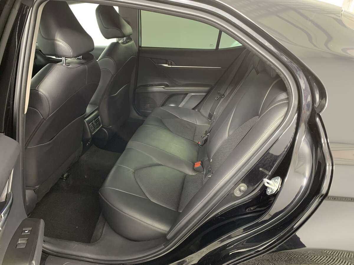 Toyota Camry 2021 года с пробегом. Фото: #7