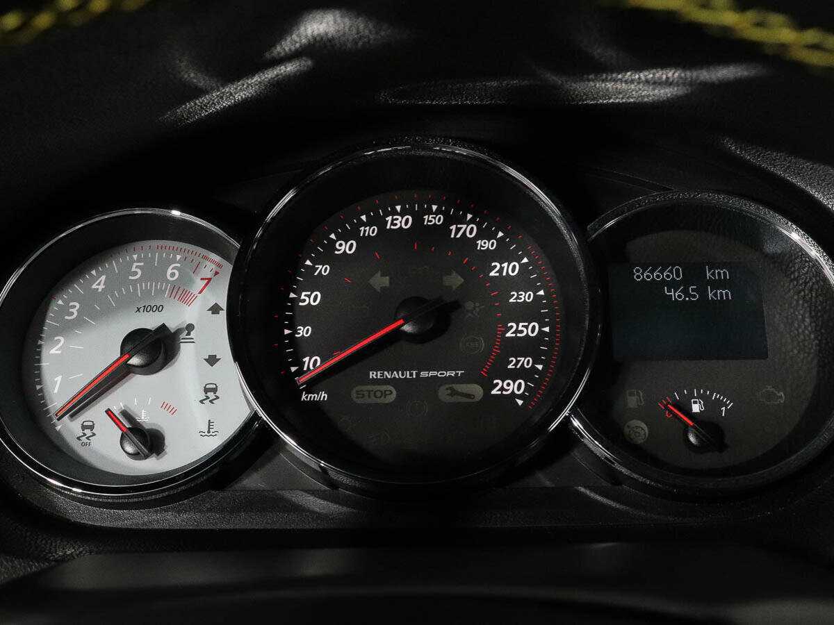 Renault Megane RS 2013 года с пробегом. Фото: #8