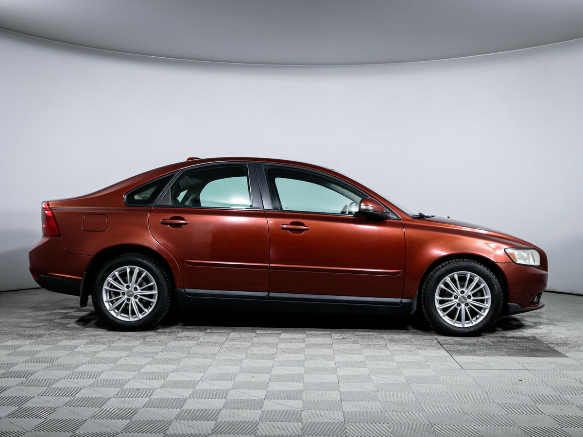 Volvo S40 2010 года с пробегом. Фото: #3