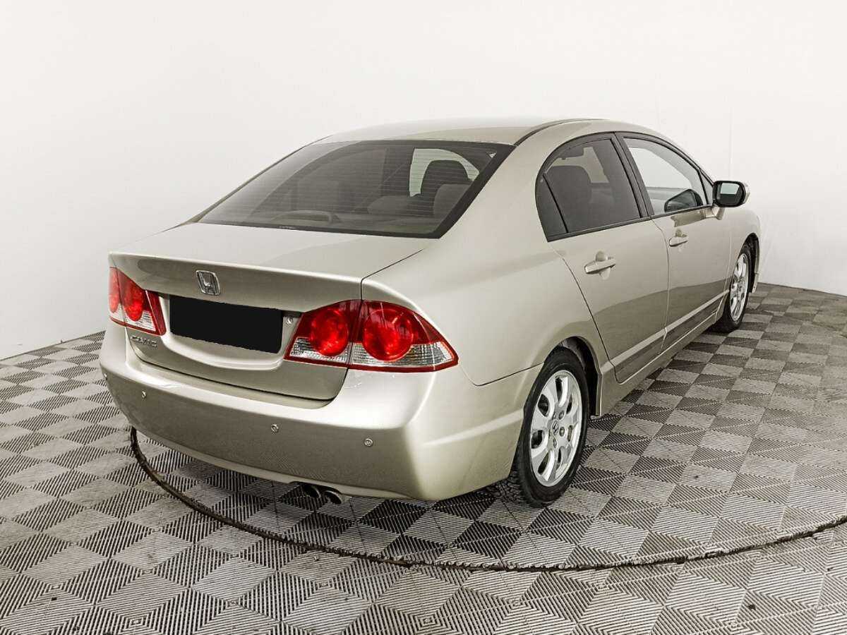 Honda Civic 2007 года с пробегом. Фото: #4
