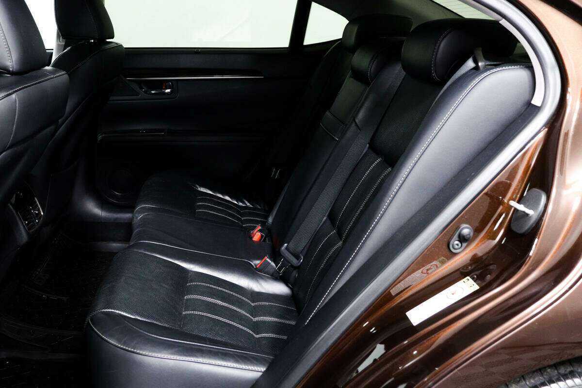 Lexus ES 2016 года с пробегом. Фото: #11
