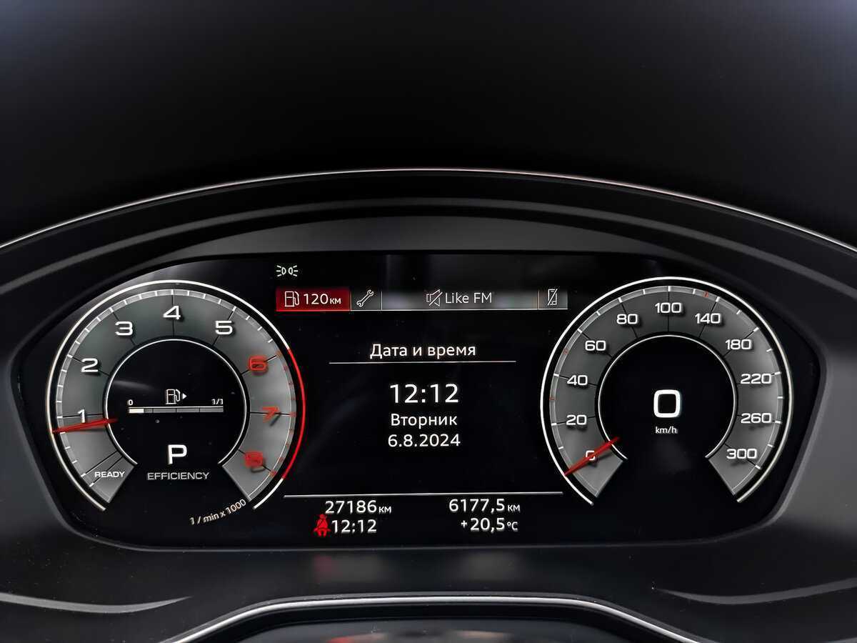 Audi A4 2021 года с пробегом. Фото: #11