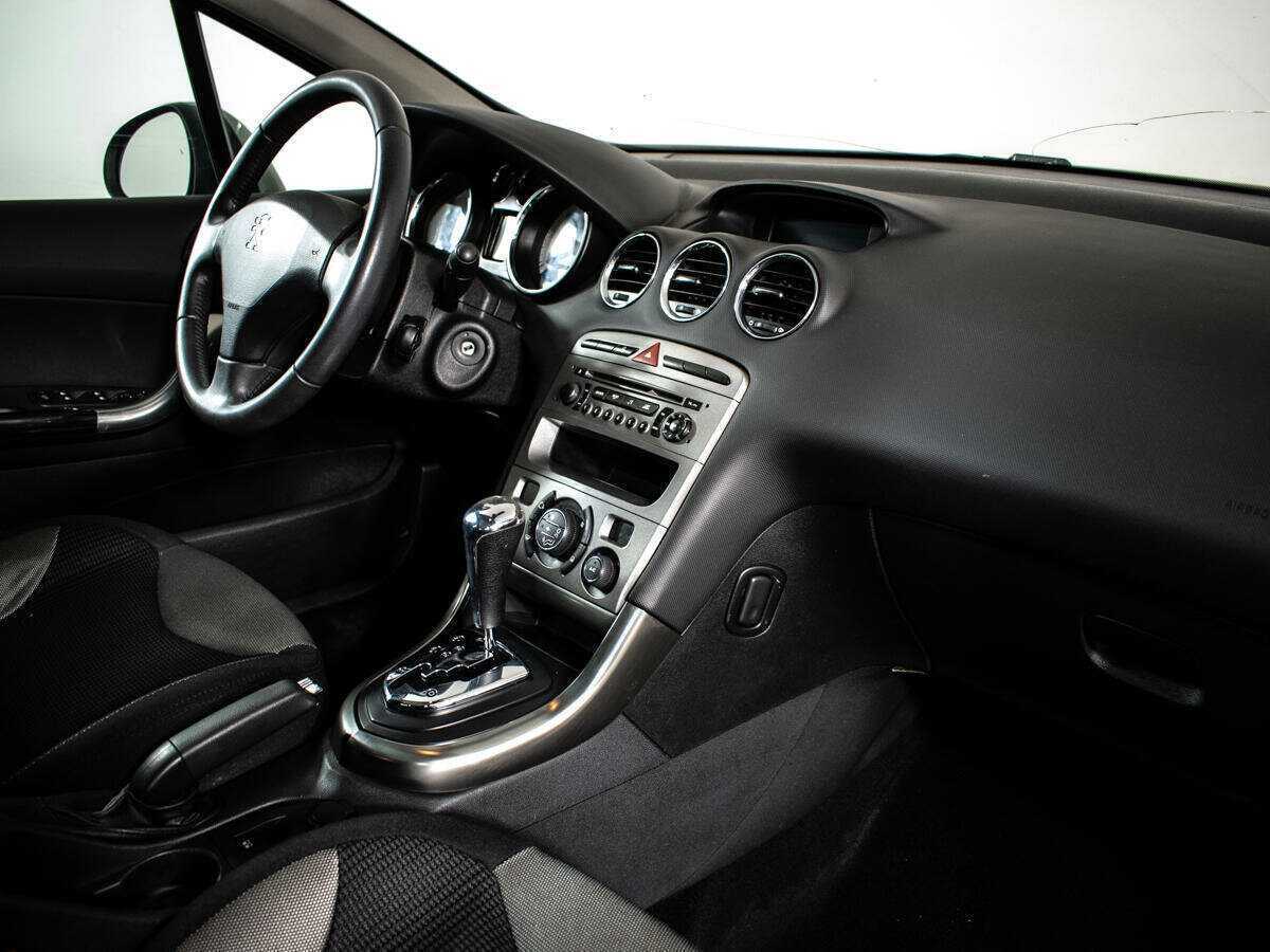 Peugeot 308 2010 года с пробегом. Фото: #8