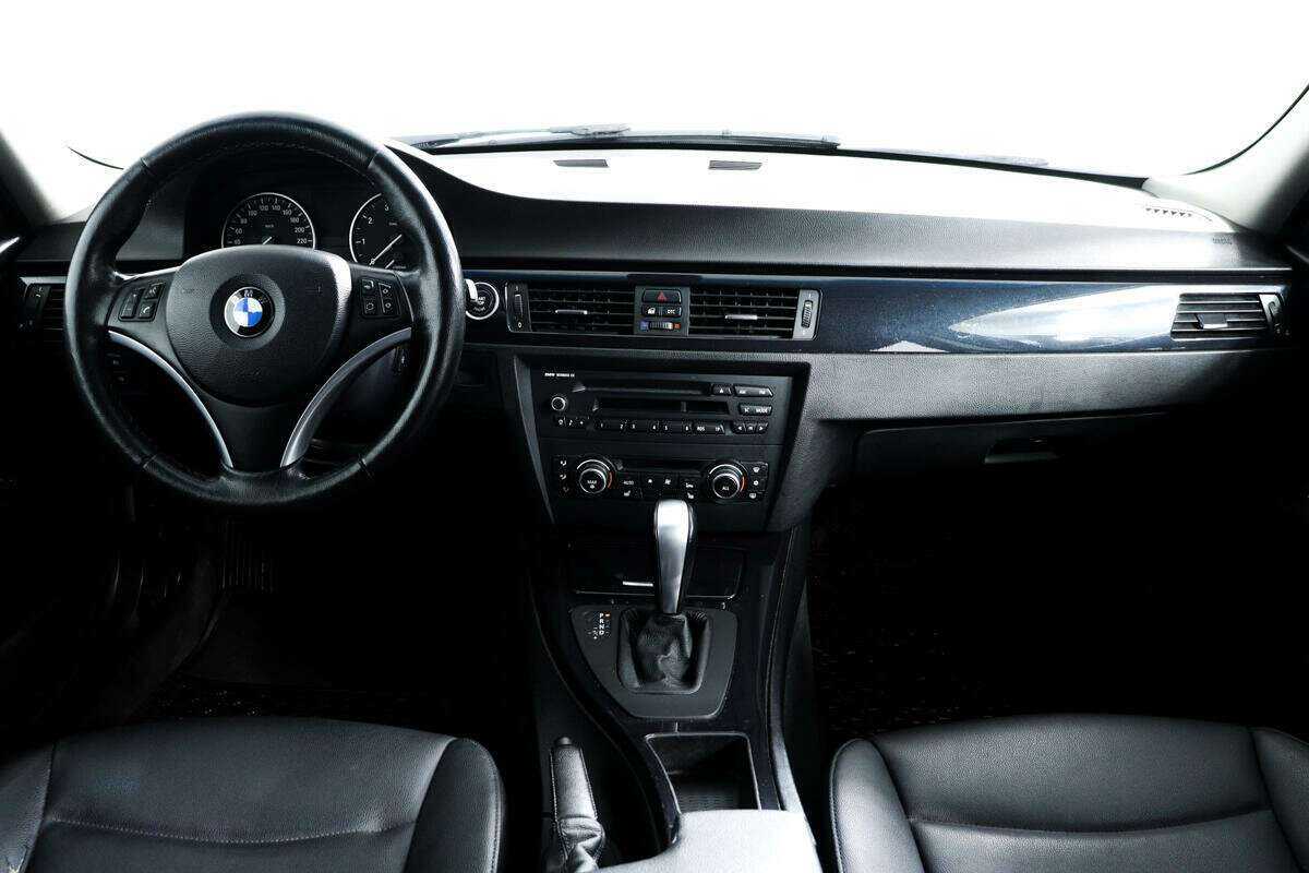 BMW 3 серии 2010 года с пробегом. Фото: #10