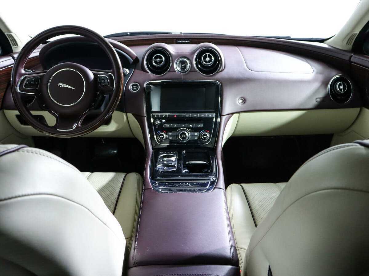 Jaguar XJ 2014 года с пробегом. Фото: #9