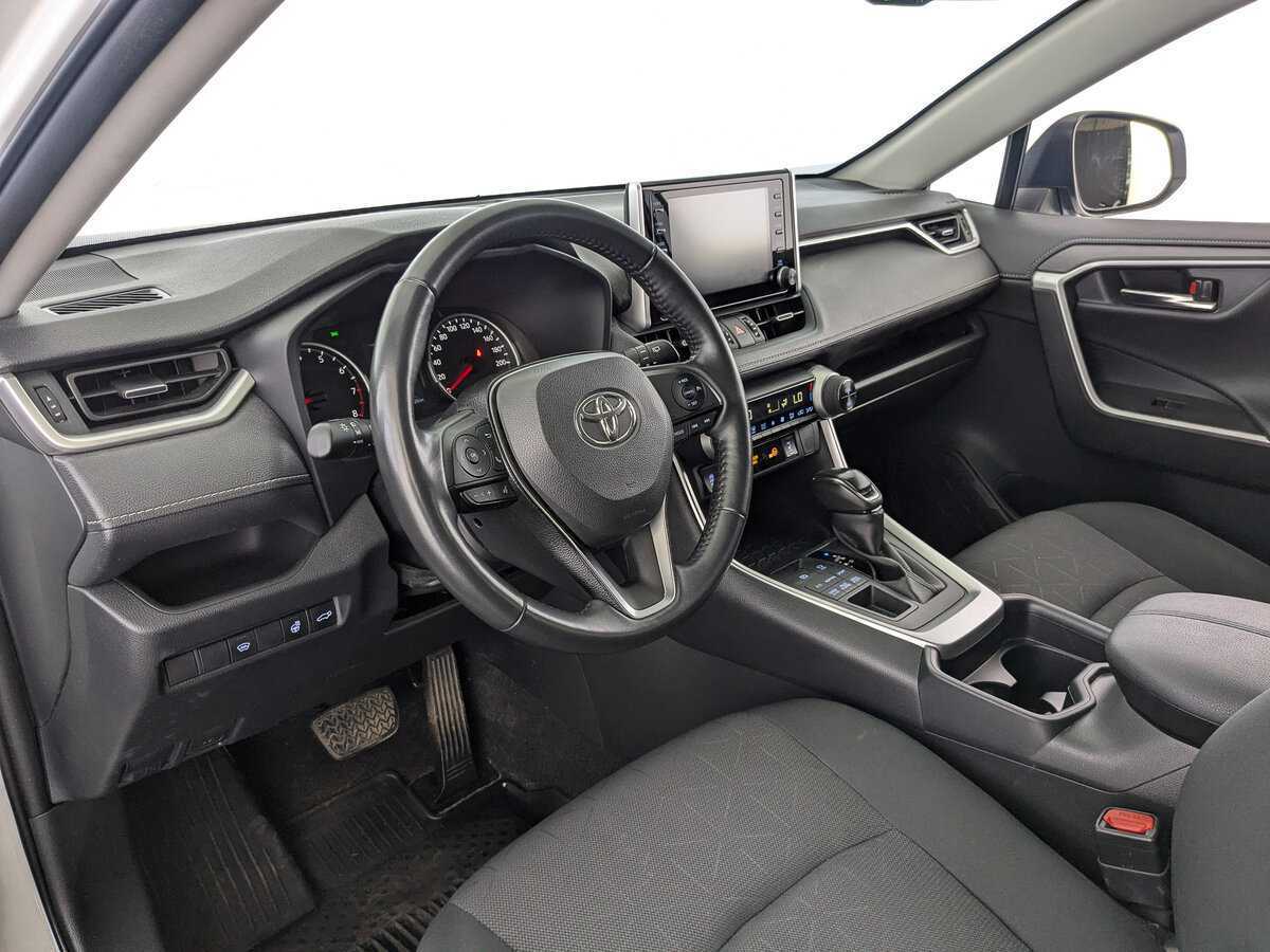 Toyota RAV4 2021 года с пробегом. Фото: #10
