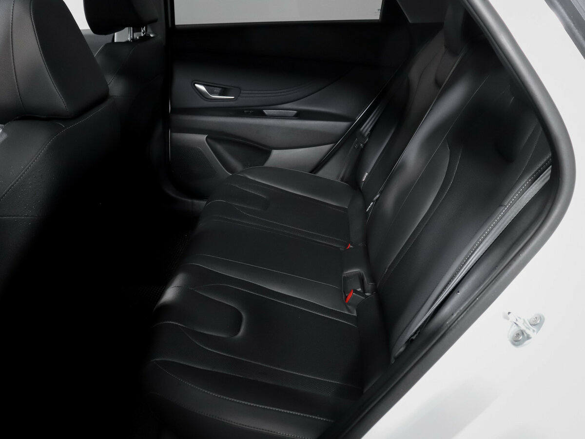 Hyundai Elantra 2024 года с пробегом. Фото: #7