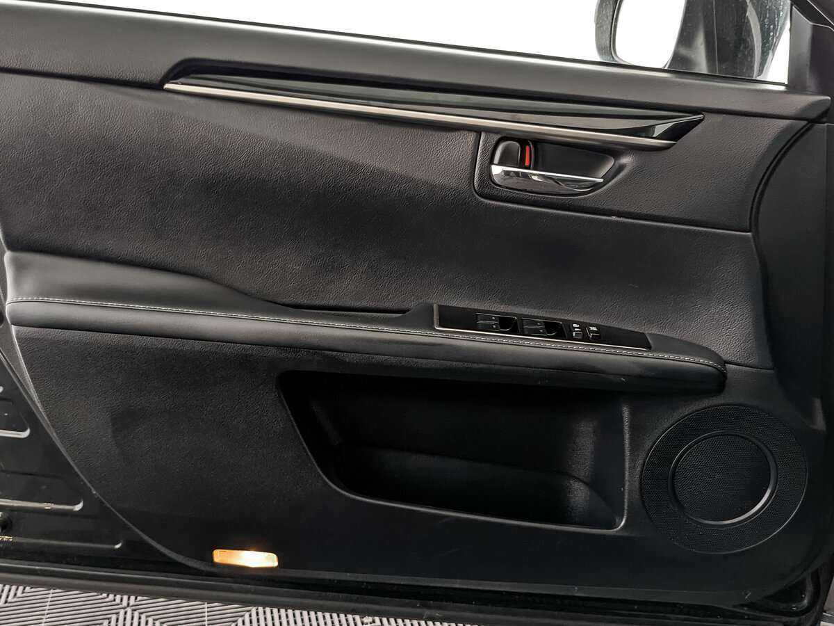 Lexus ES 2018 года с пробегом. Фото: #14
