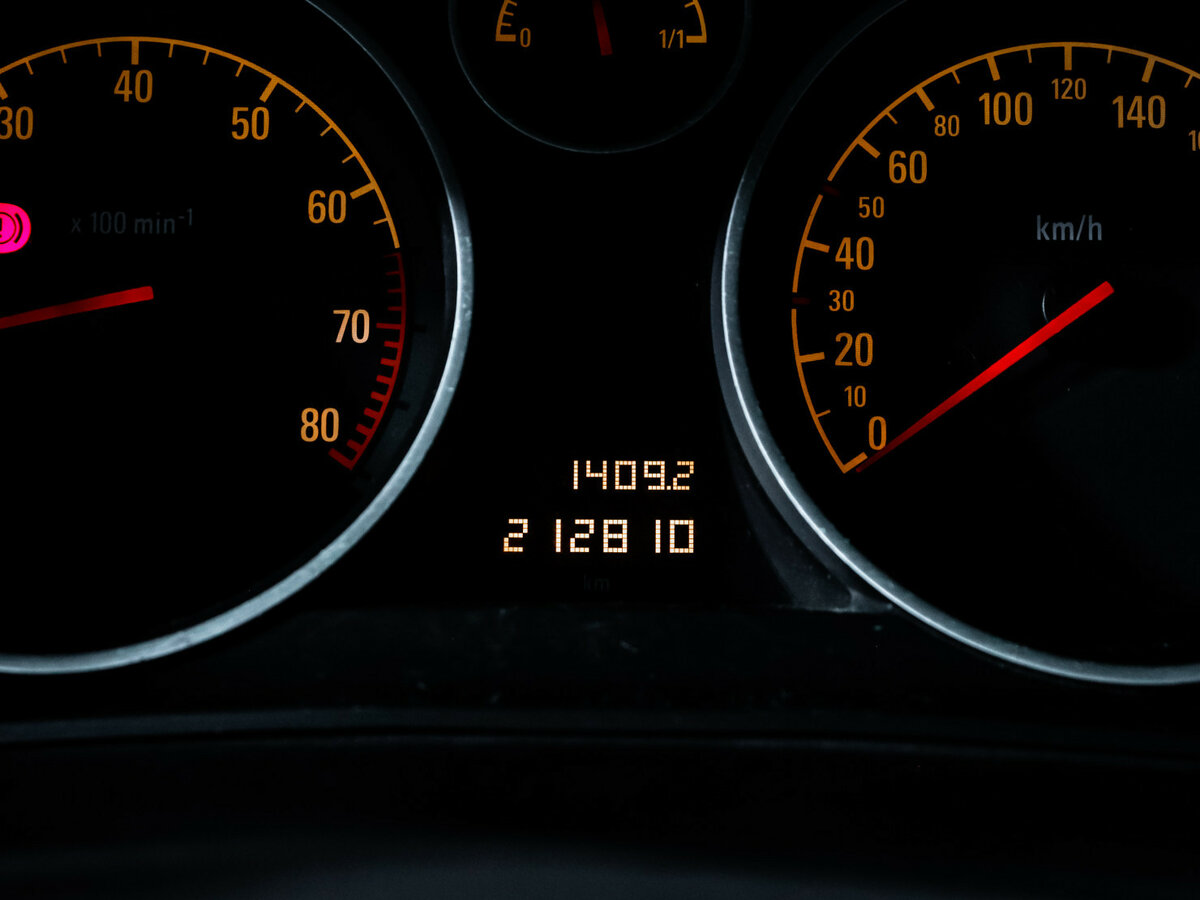 Opel Astra 2011 года с пробегом. Фото: #7