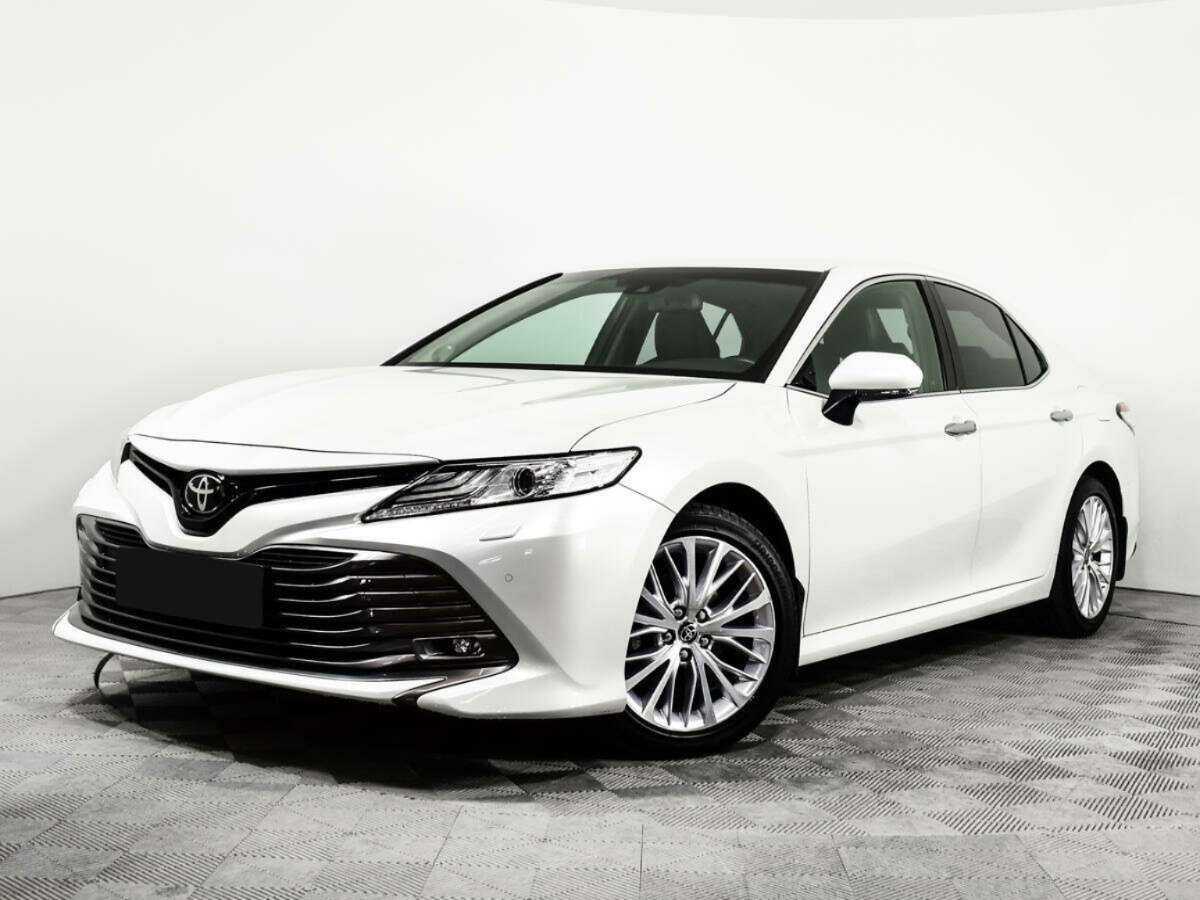 Toyota Camry 2020 года с пробегом. Посмотреть фото