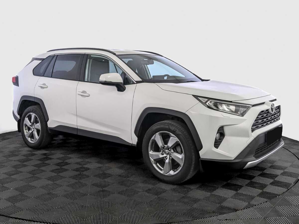 Toyota RAV4 2021 года с пробегом. Фото: #2