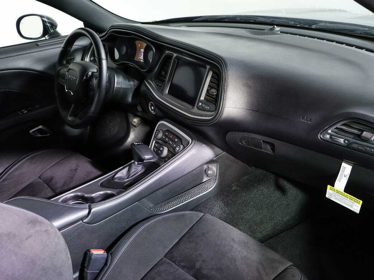 Dodge Challenger 2022 года с пробегом. Фото: #8