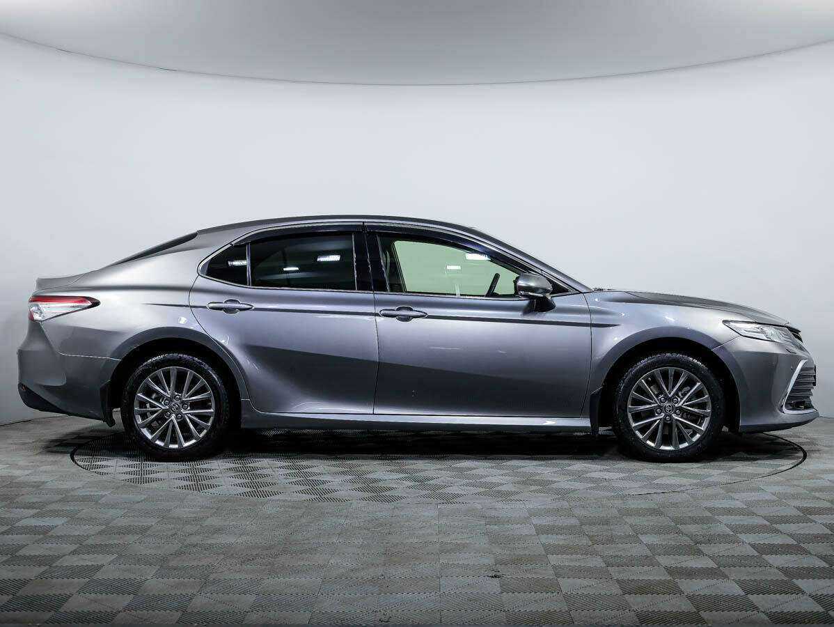 Toyota Camry 2021 года с пробегом. Фото: #2