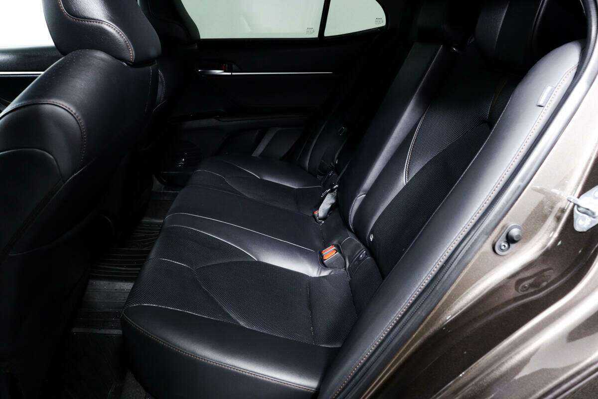 Toyota Camry 2019 года с пробегом. Фото: #11