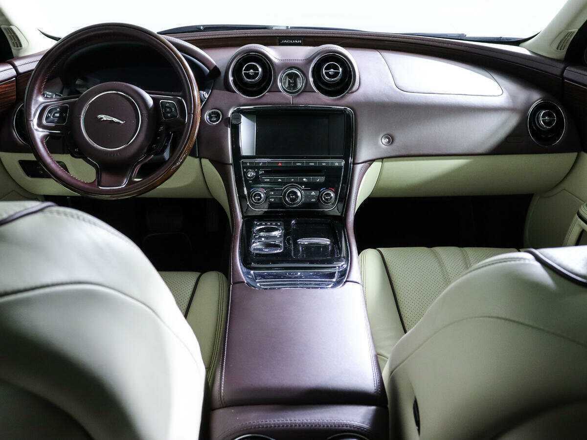 Jaguar XJ 2014 года с пробегом. Фото: #9