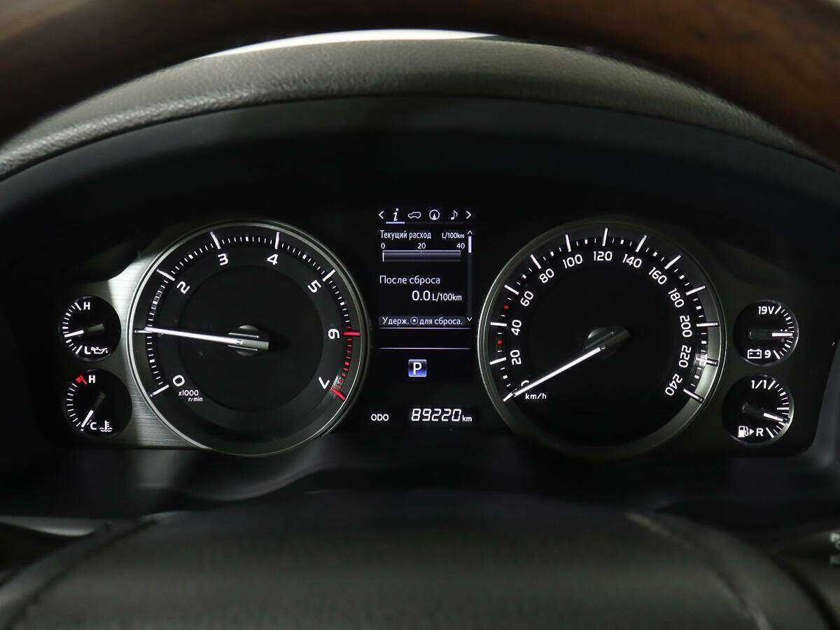 Toyota Land Cruiser 2015 года с пробегом. Фото: #9