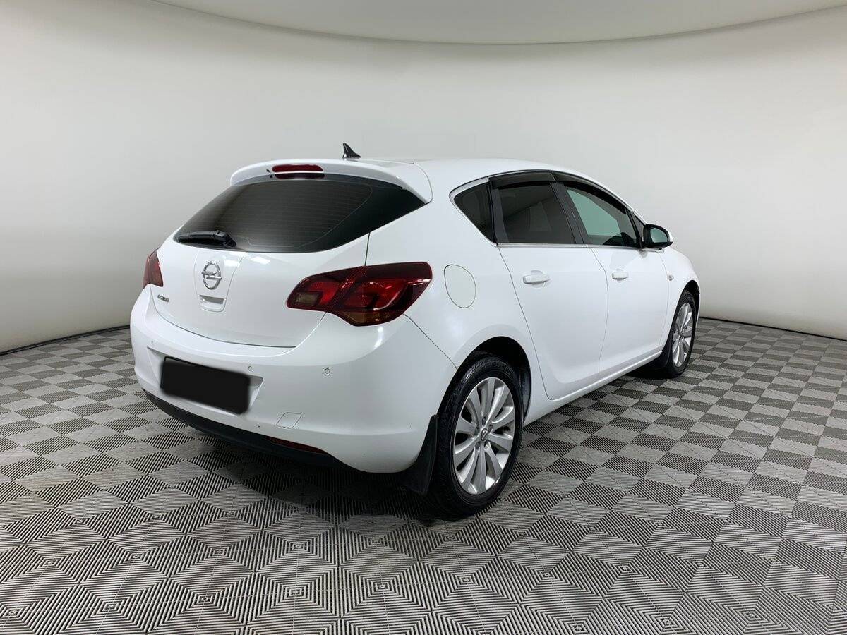Opel Astra 2011 года с пробегом. Фото: #4