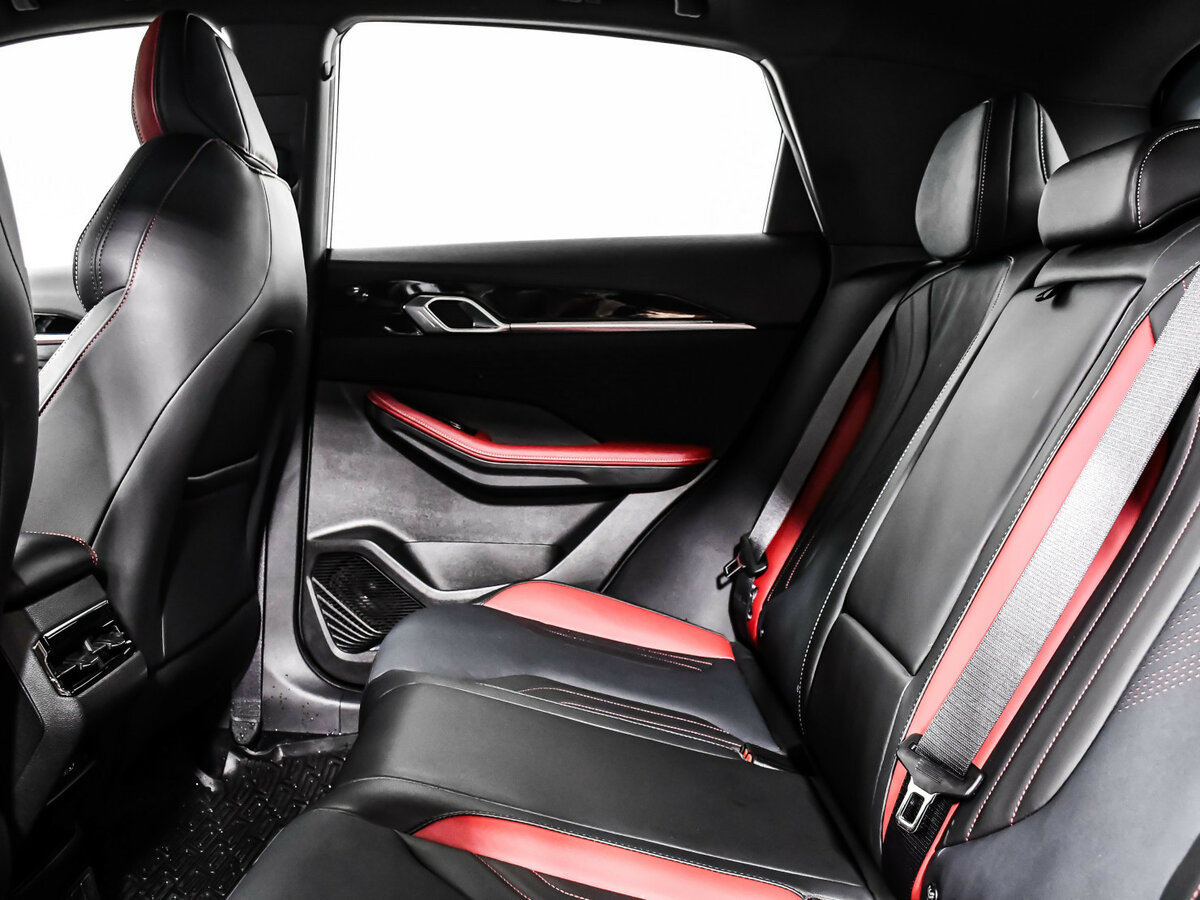 Geely Coolray 2024 года с пробегом. Фото: #11