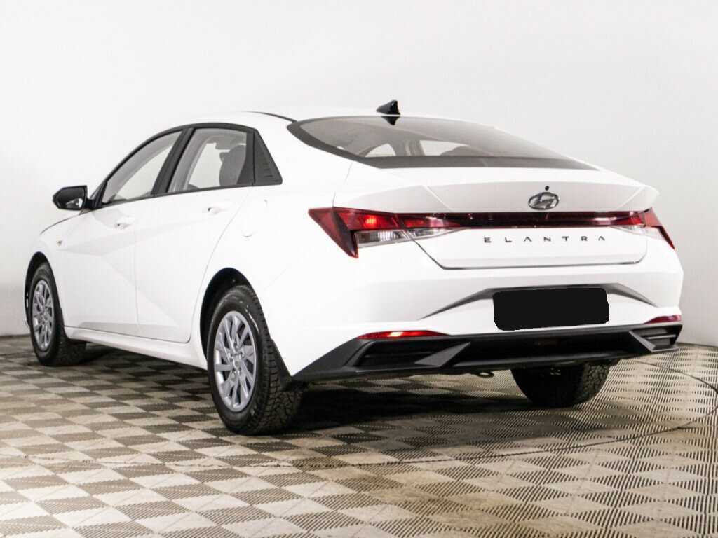 Hyundai Elantra 2021 года с пробегом. Фото: #6