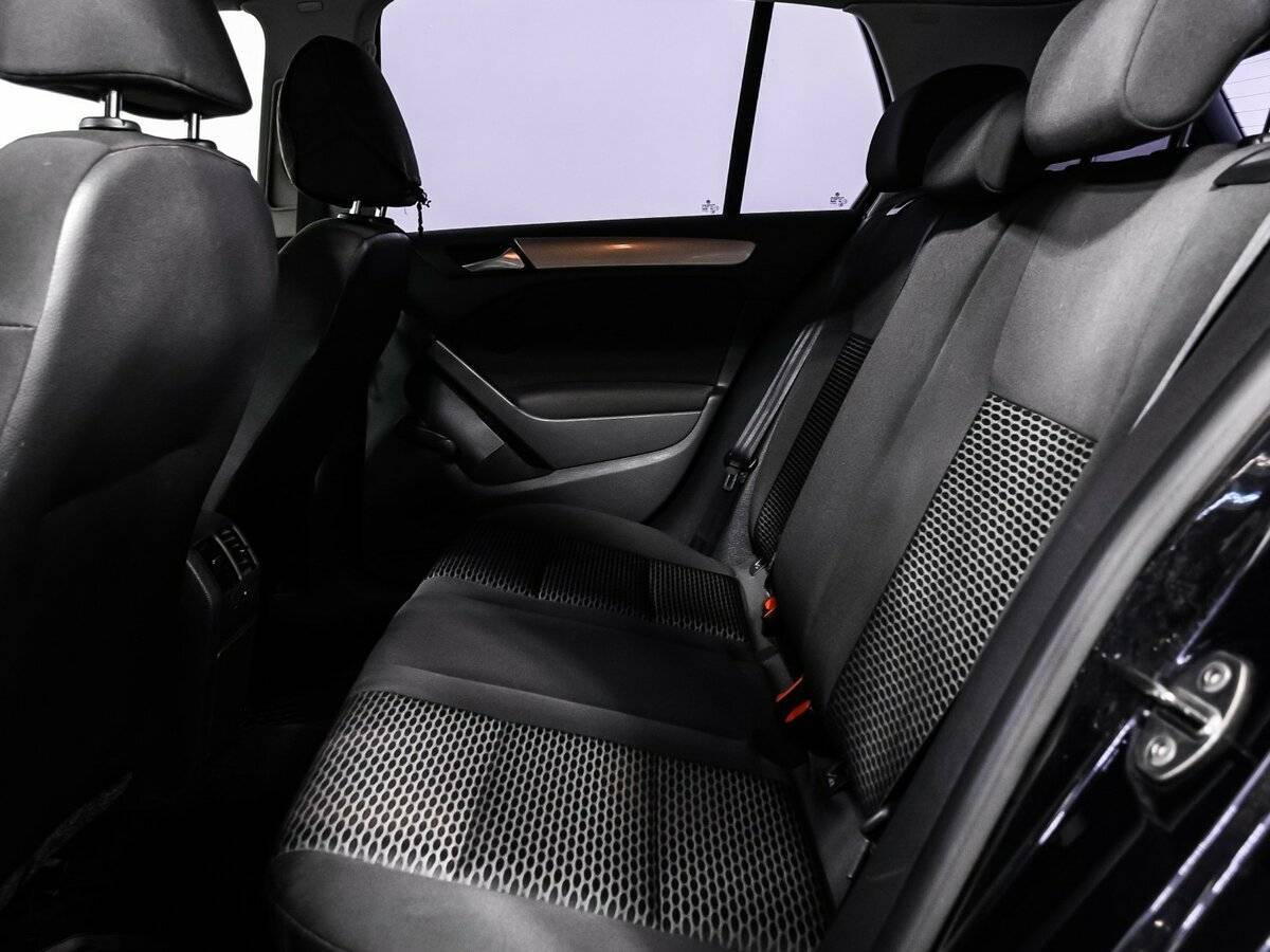 Volkswagen Golf 2010 года с пробегом. Фото: #12