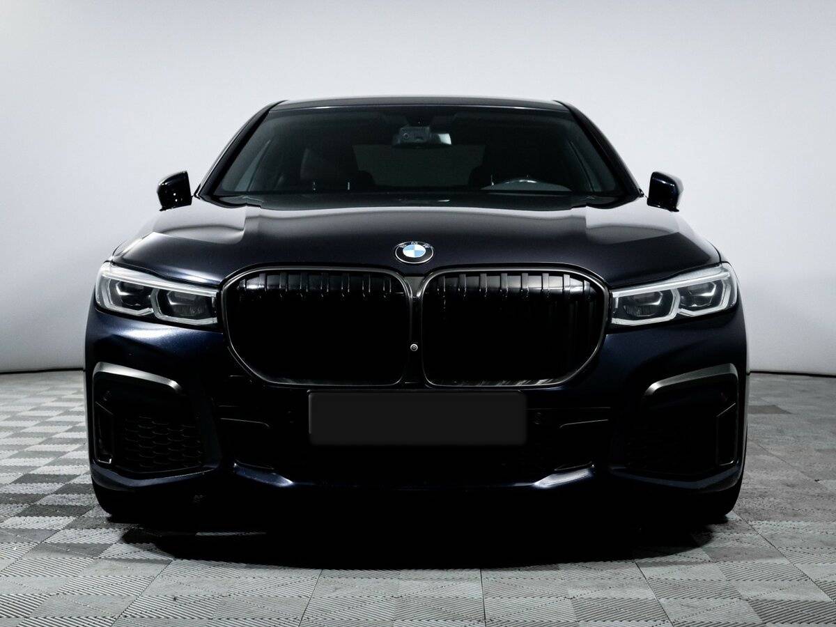 BMW 7 серии 2021 года с пробегом. Фото: #1
