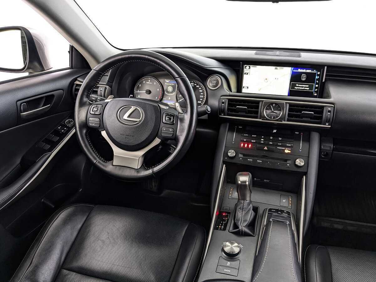 Lexus IS 2018 года с пробегом. Фото: #21