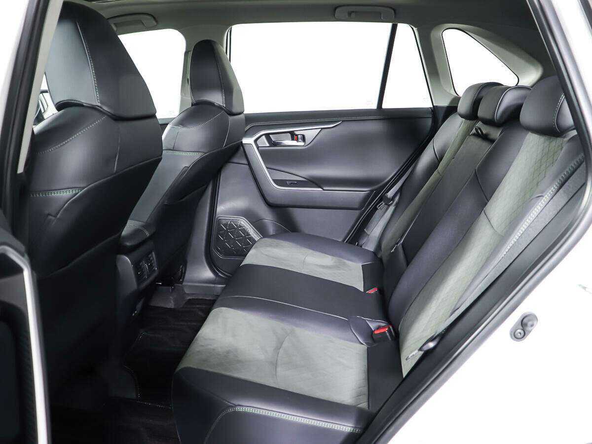 Toyota RAV4 2023 года с пробегом. Фото: #8