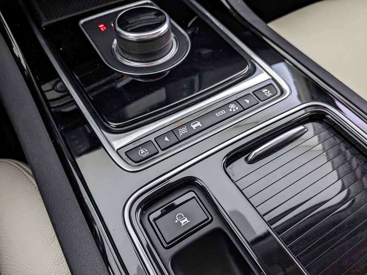 Jaguar XE 2017 года с пробегом. Фото: #22