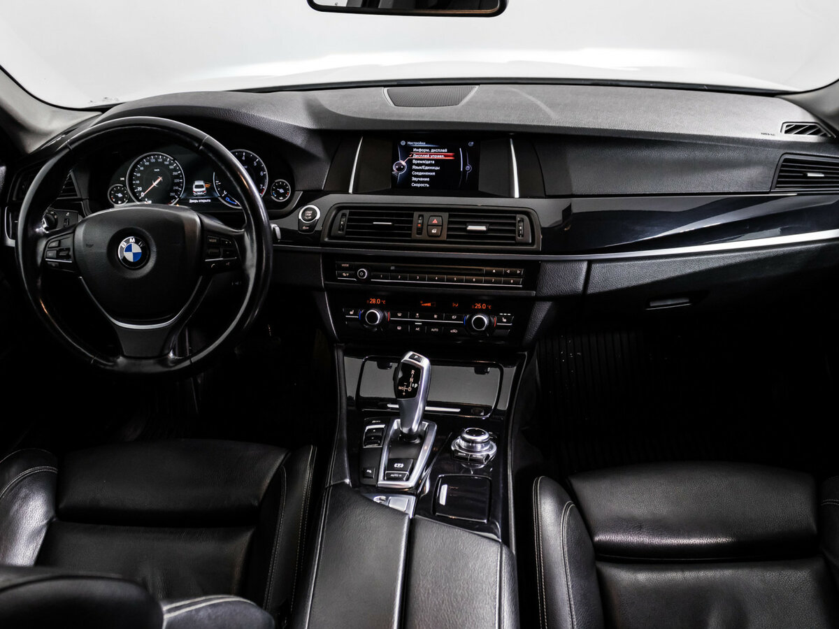 BMW 5 серии 2015 года с пробегом. Фото: #9