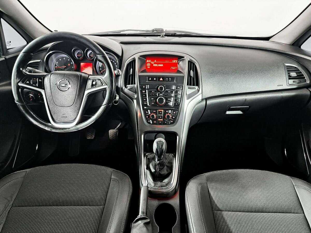 Opel Astra 2011 года с пробегом. Фото: #13