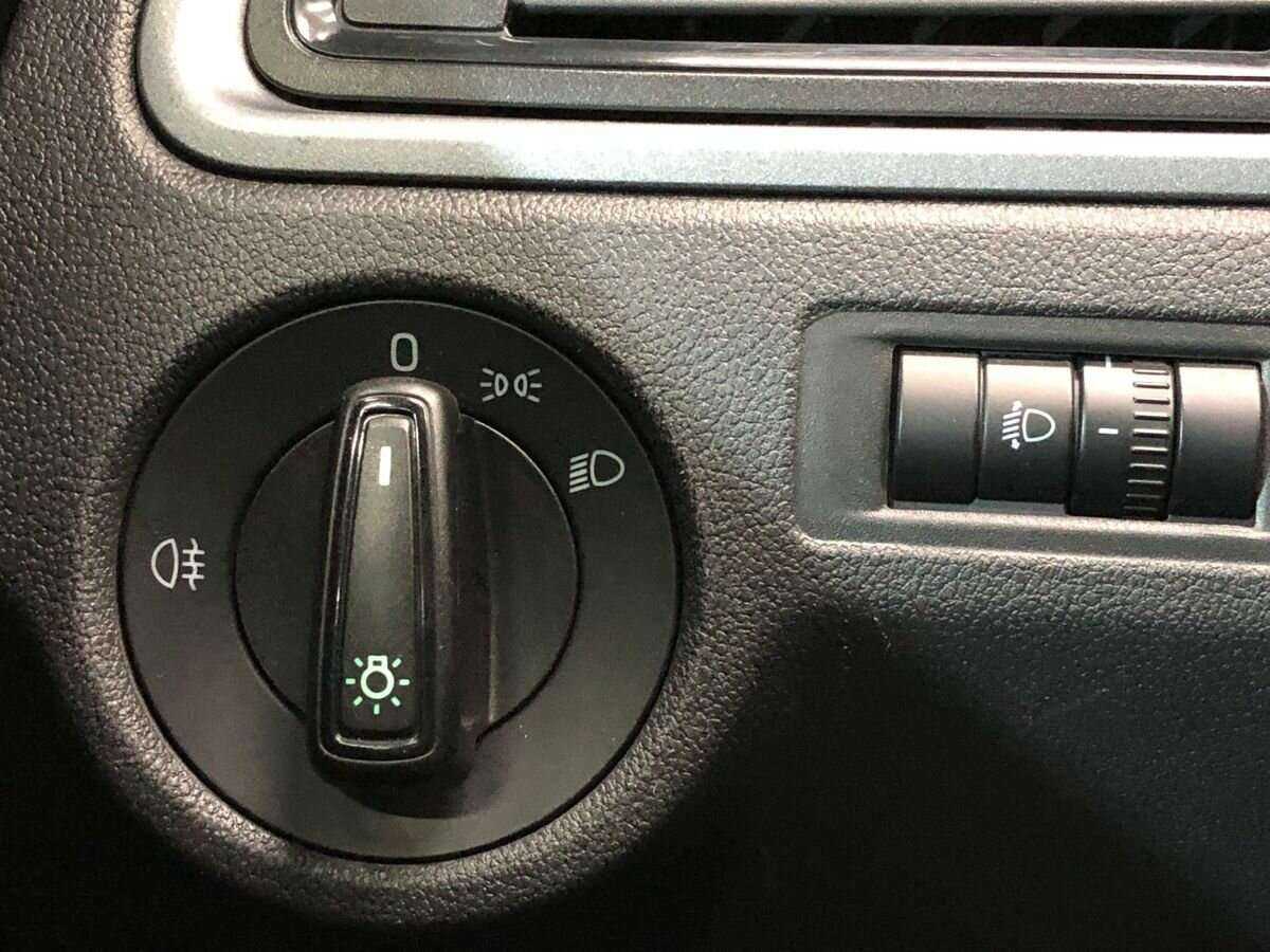 Skoda Rapid 2015 года с пробегом. Фото: #15