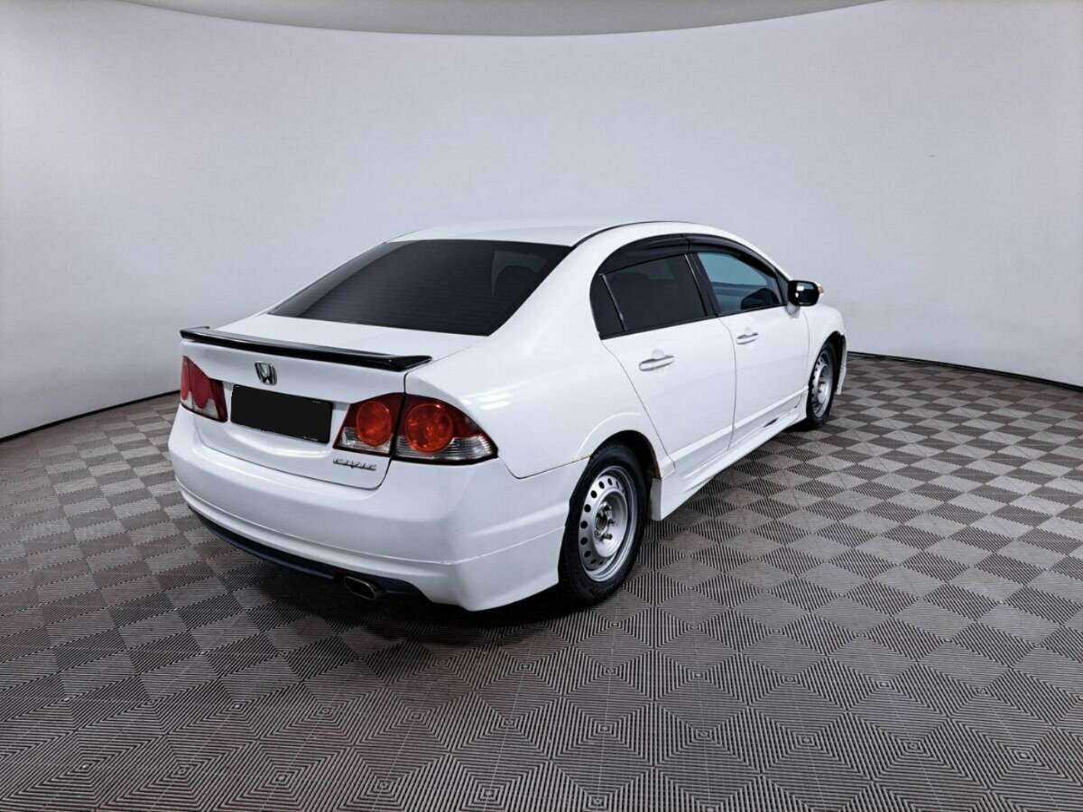 Honda Civic 2007 года с пробегом. Фото: #4