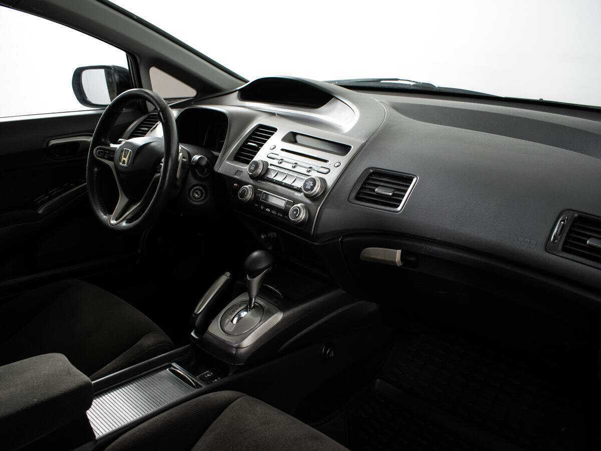 Honda Civic 2008 года с пробегом. Фото: #8