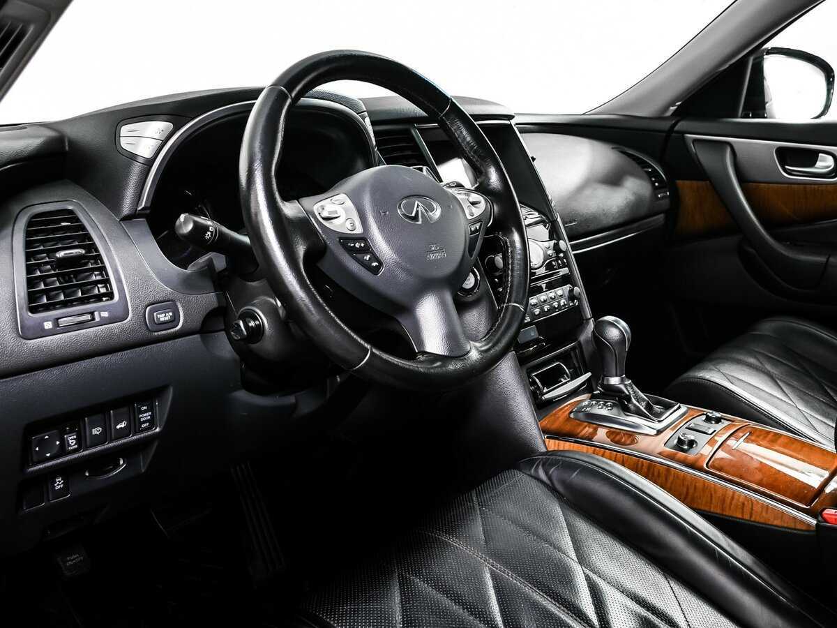 Infiniti QX70 2017 года с пробегом. Фото: #8