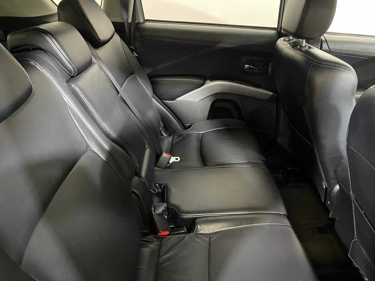 Mitsubishi Outlander 2011 года с пробегом. Фото: #11