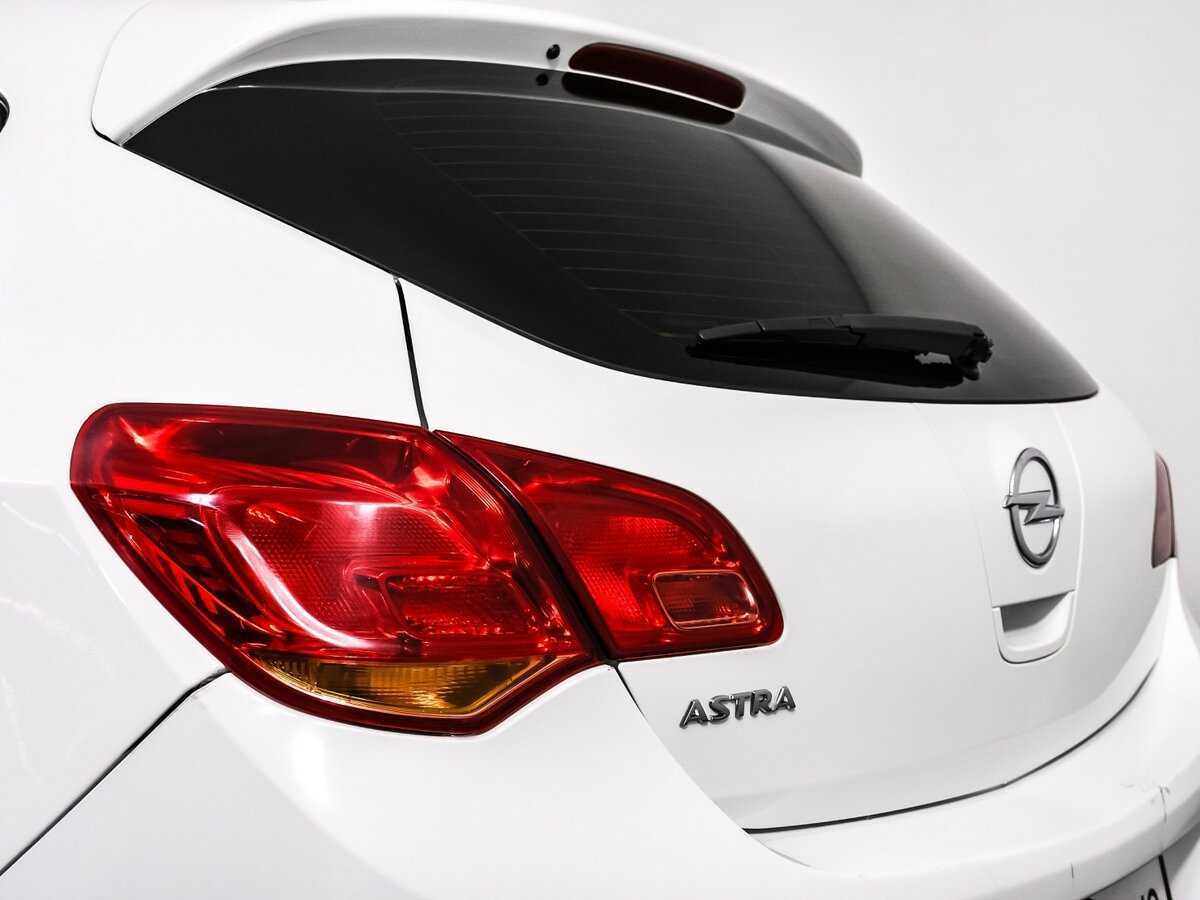 Opel Astra 2011 года с пробегом. Фото: #13