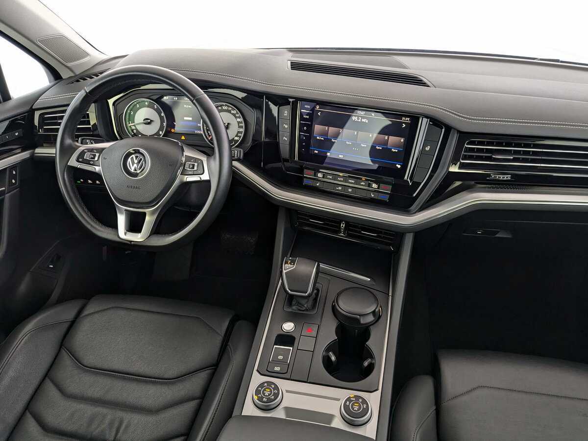 Volkswagen Touareg 2020 года с пробегом. Фото: #22