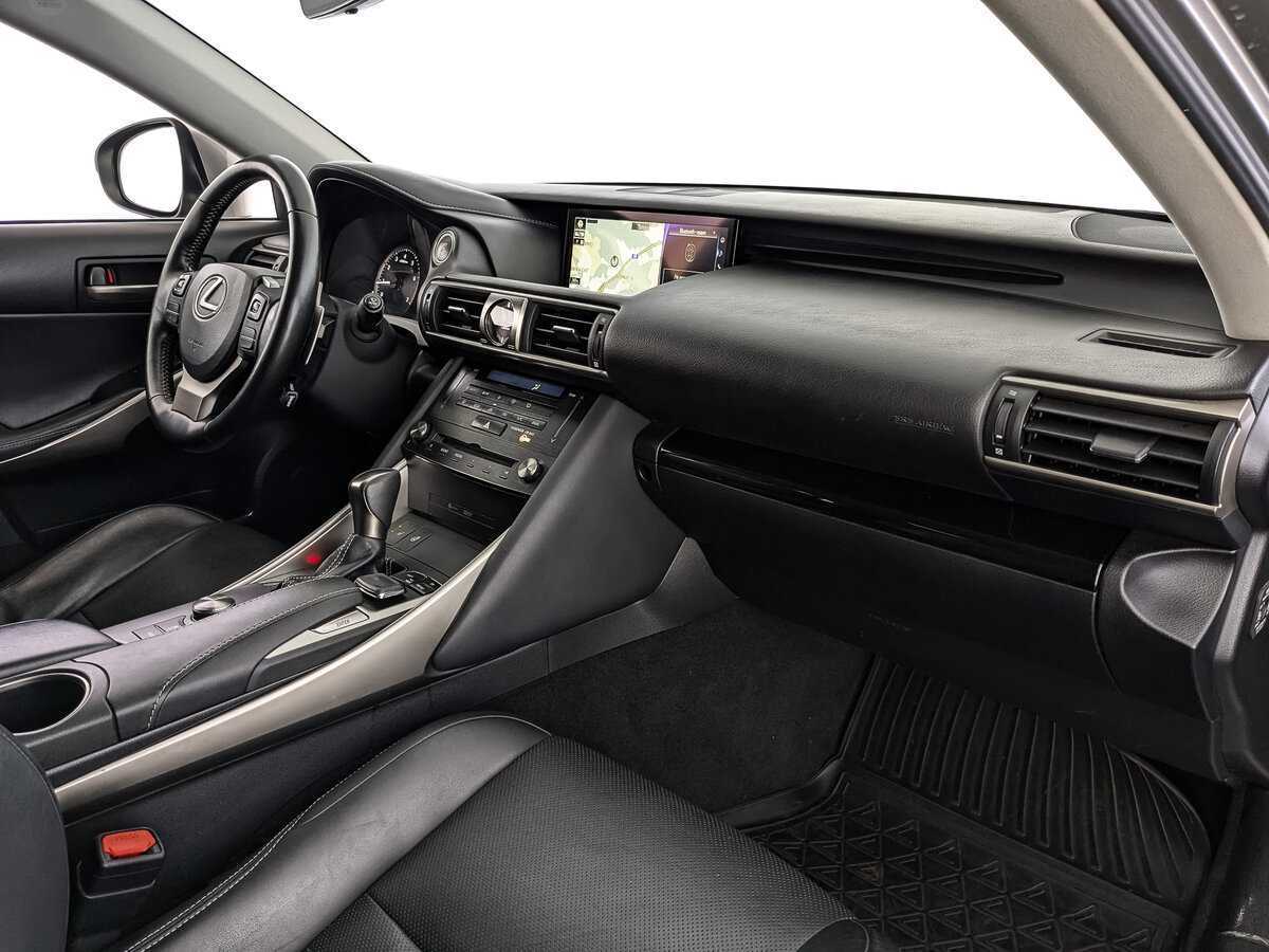 Lexus IS 2018 года с пробегом. Фото: #8