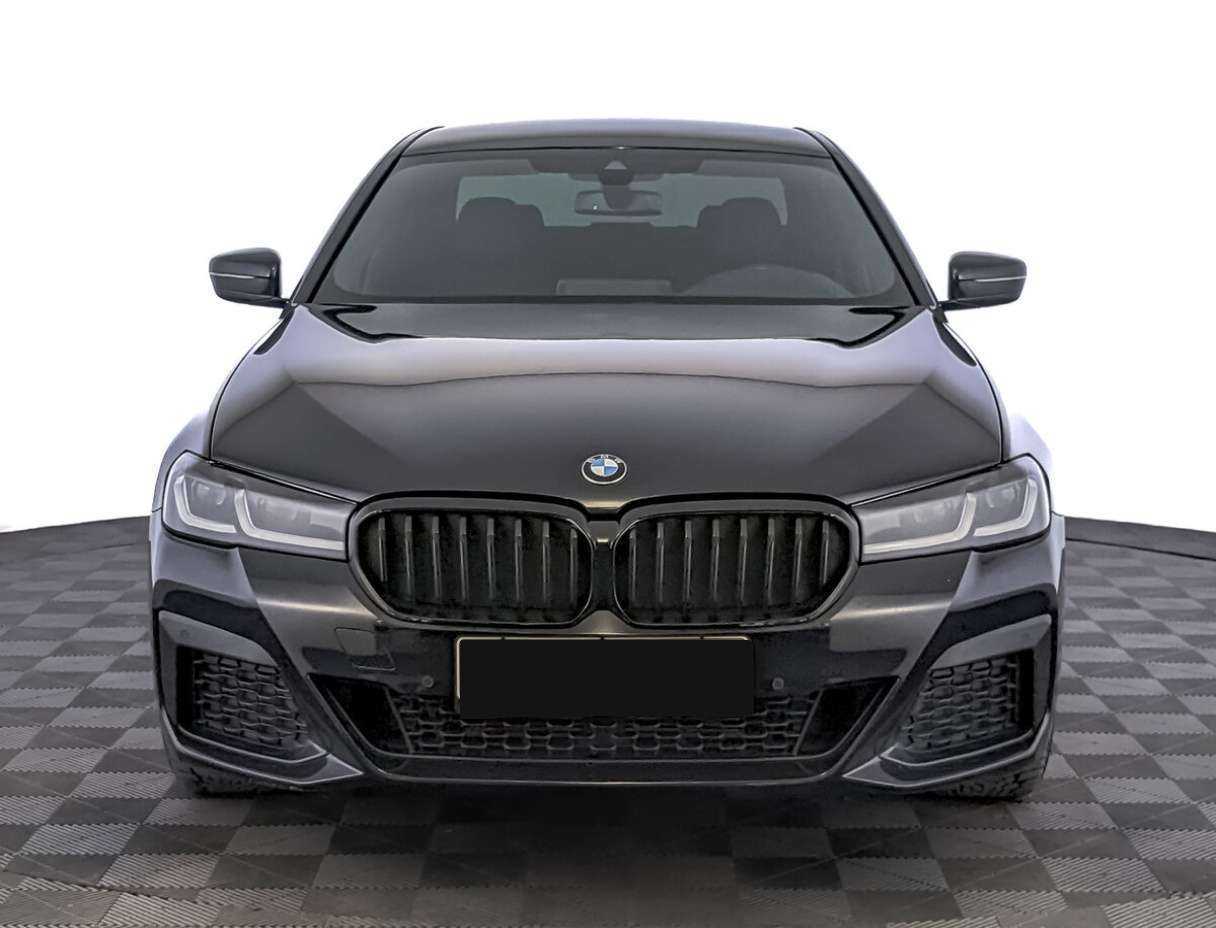 BMW 5 серии 2021 года с пробегом. Фото: #1