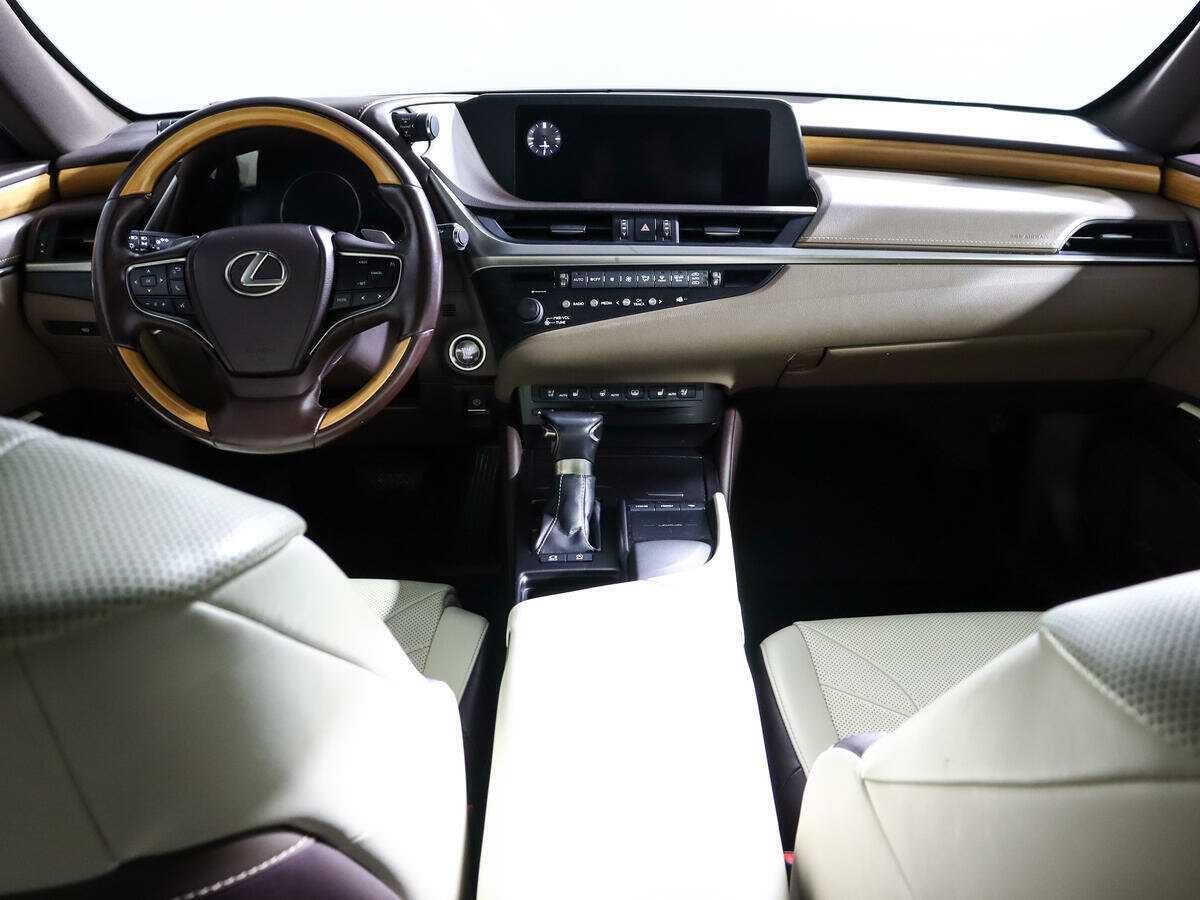 Lexus ES 2018 года с пробегом. Фото: #11