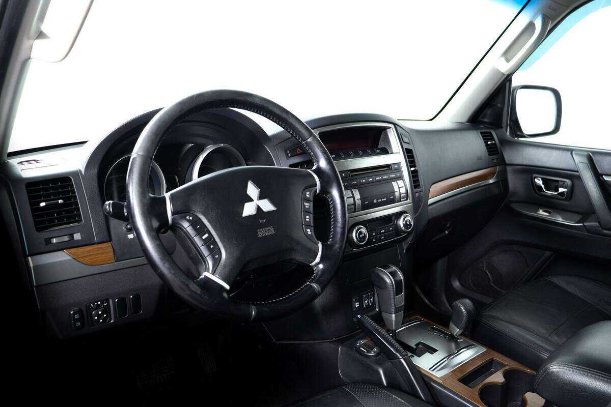 Mitsubishi Pajero 2008 года с пробегом. Фото: #12