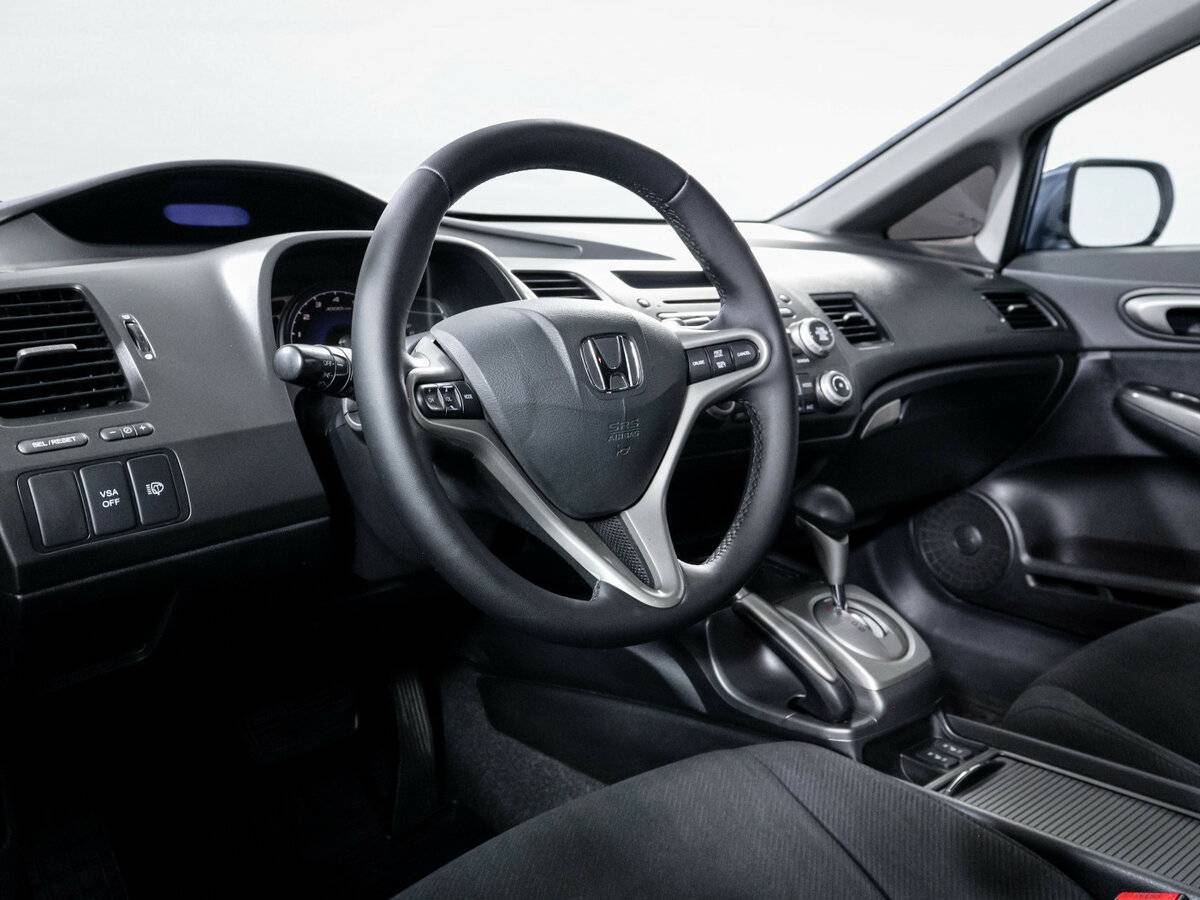 Honda Civic 2009 года с пробегом. Фото: #13