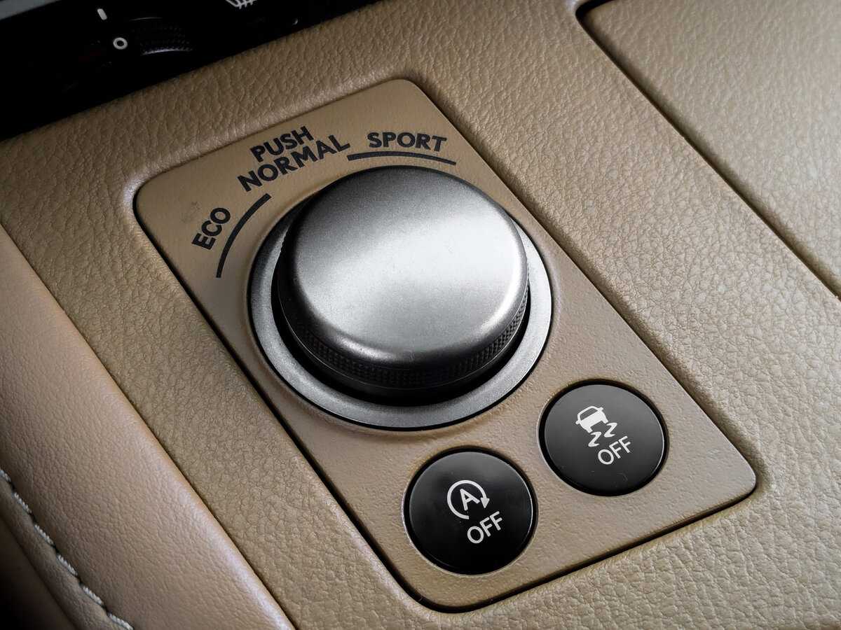 Lexus ES 2017 года с пробегом. Фото: #22